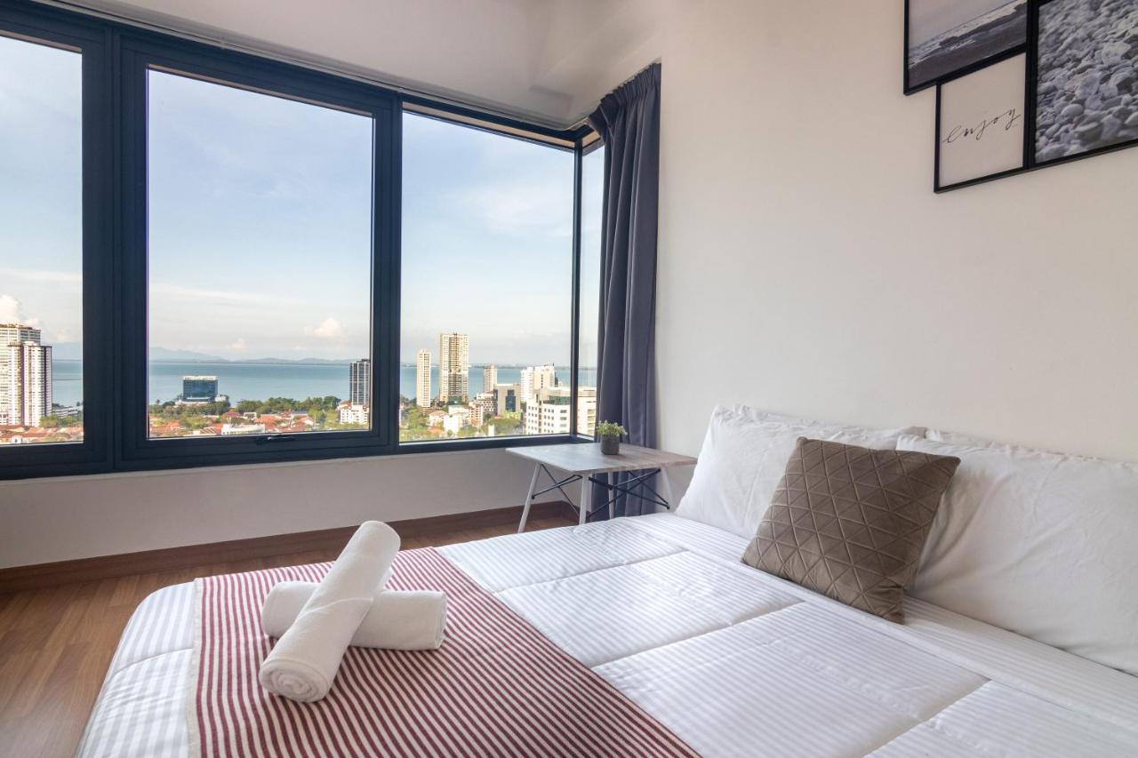 Tropicana 218 X Airlevate Suites George Town Exterior photo