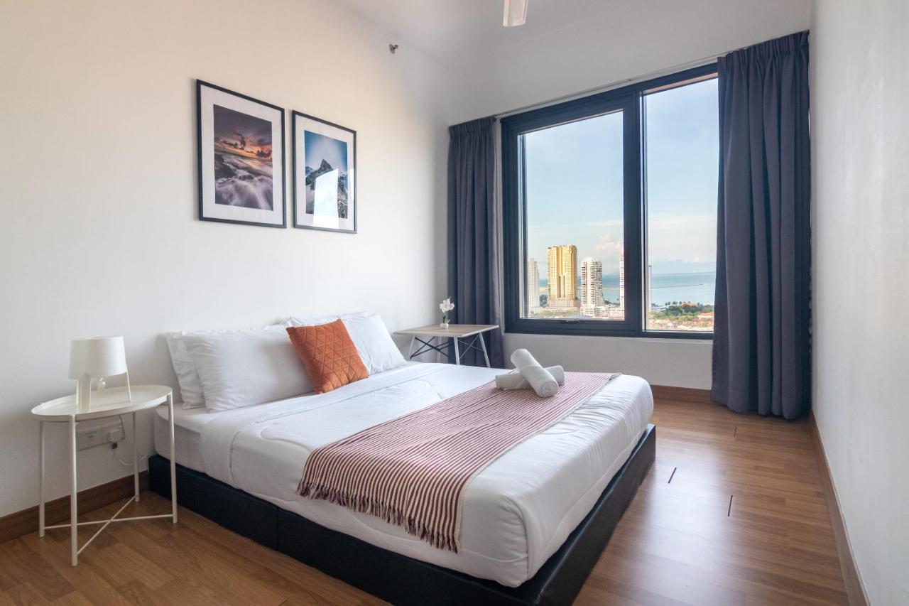 Tropicana 218 X Airlevate Suites George Town Exterior photo