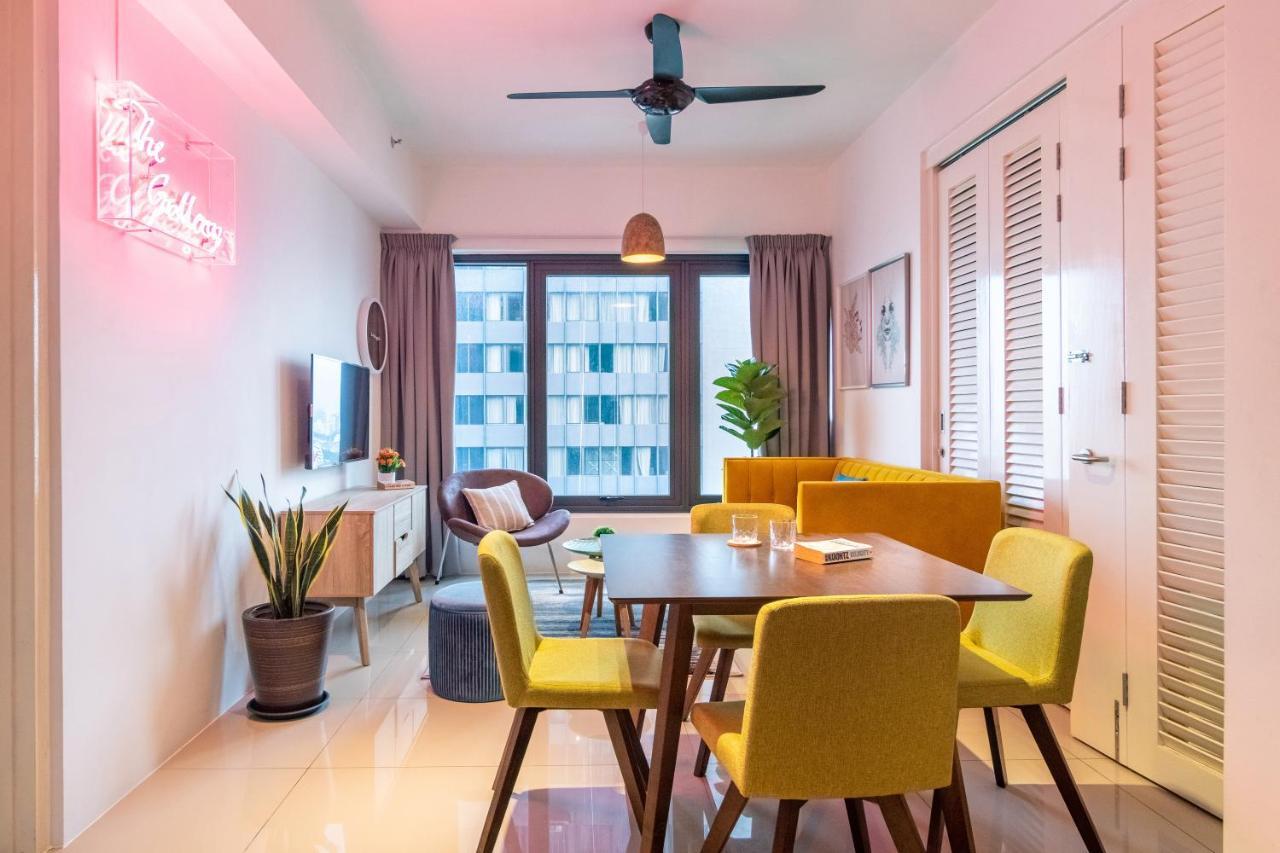 Tropicana 218 X Airlevate Suites George Town Exterior photo