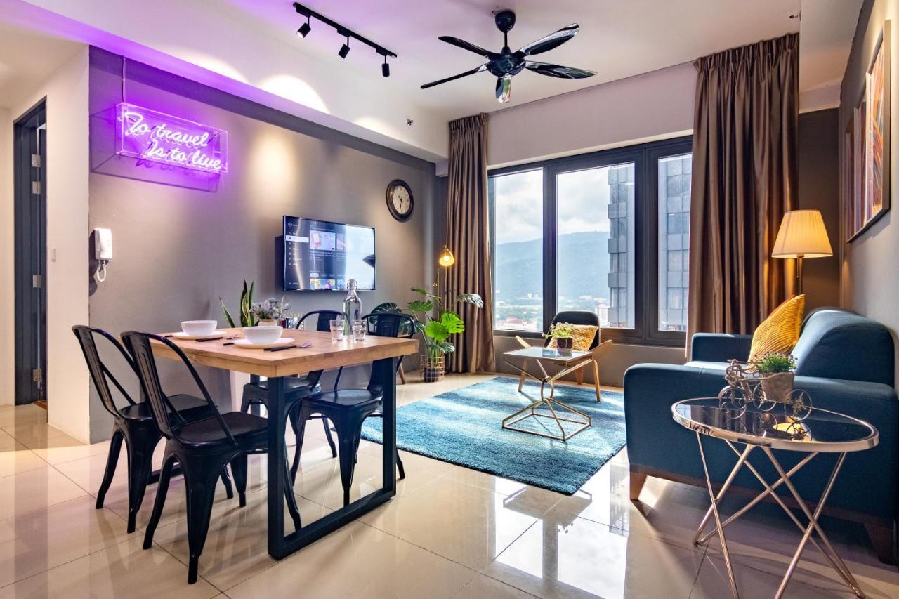 Tropicana 218 X Airlevate Suites George Town Exterior photo