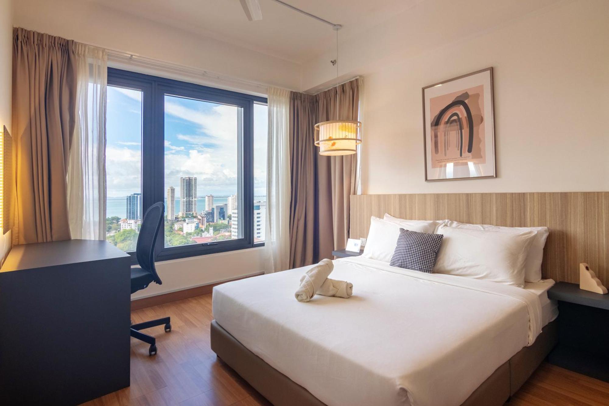 Tropicana 218 X Airlevate Suites George Town Exterior photo