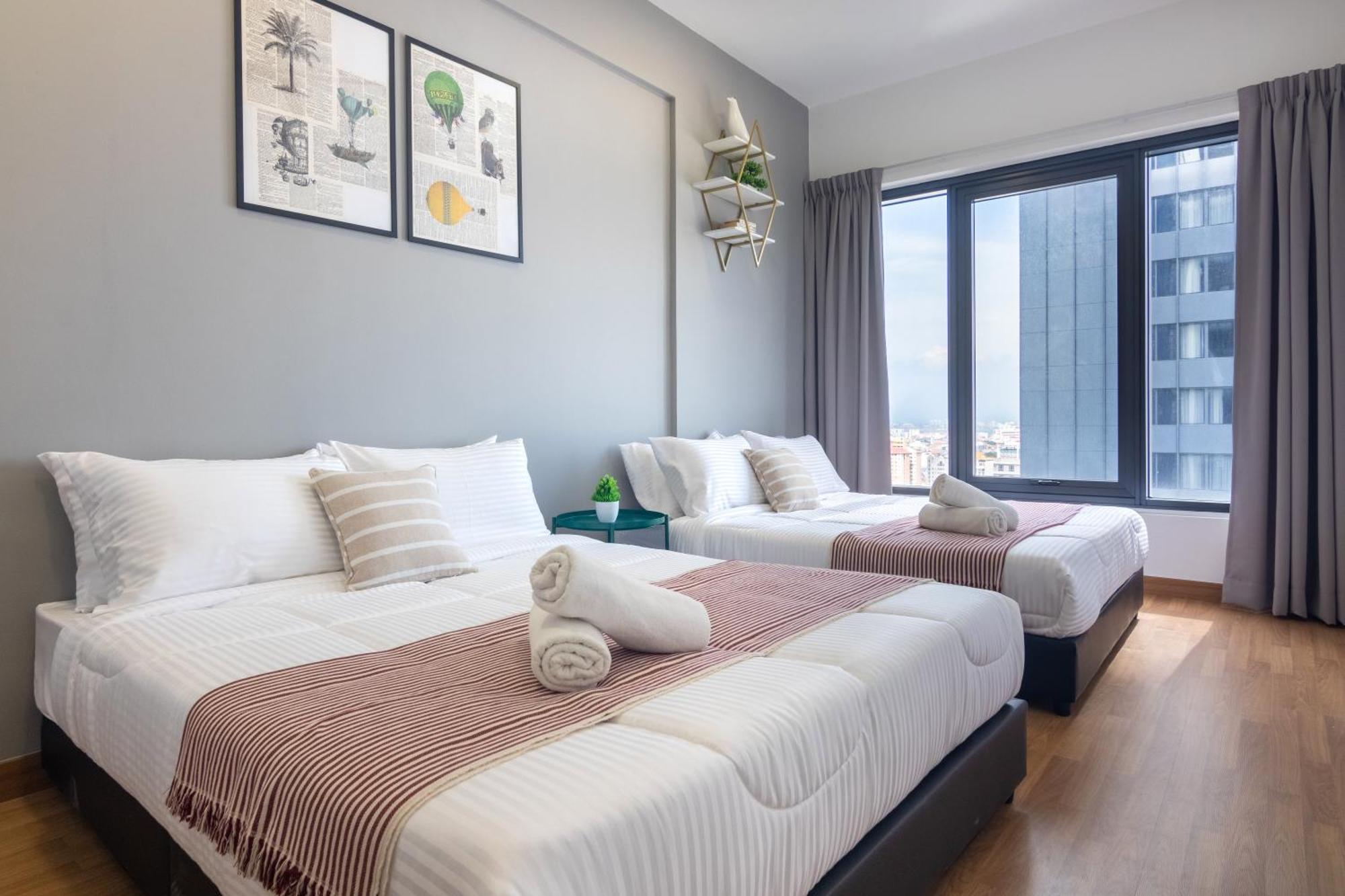 Tropicana 218 X Airlevate Suites George Town Room photo