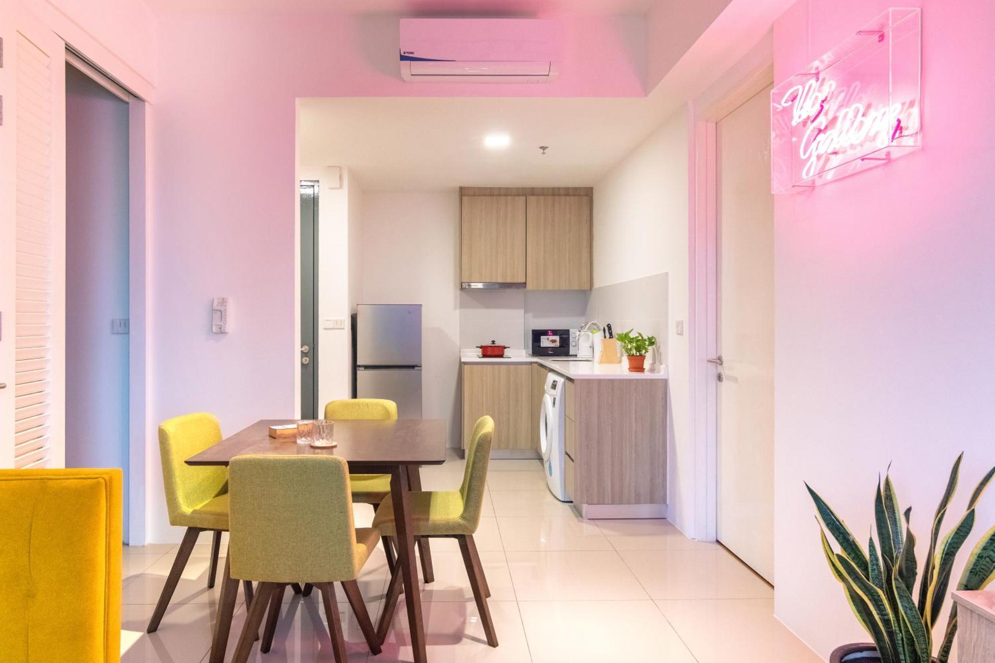 Tropicana 218 X Airlevate Suites George Town Room photo