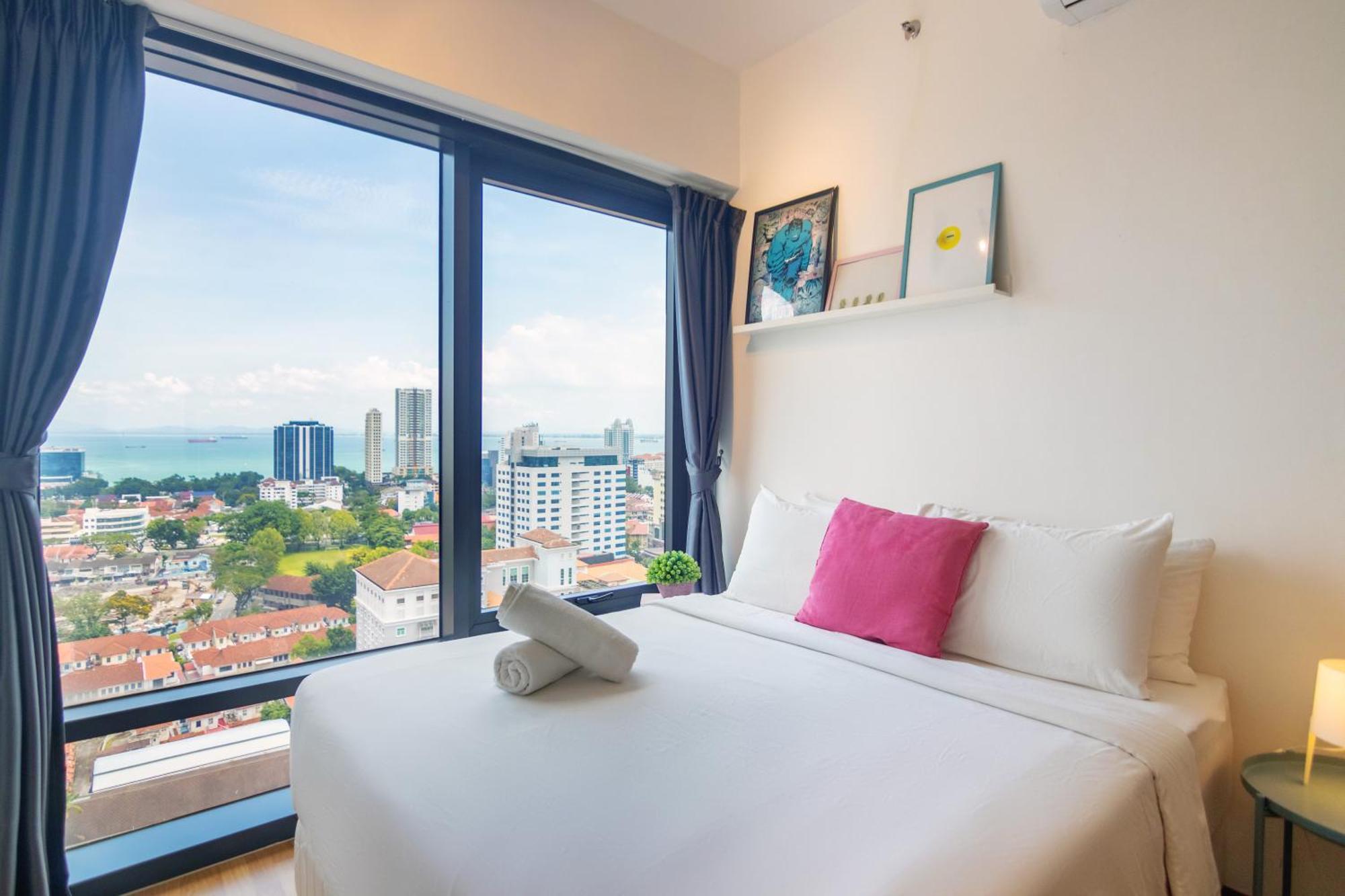 Tropicana 218 X Airlevate Suites George Town Exterior photo