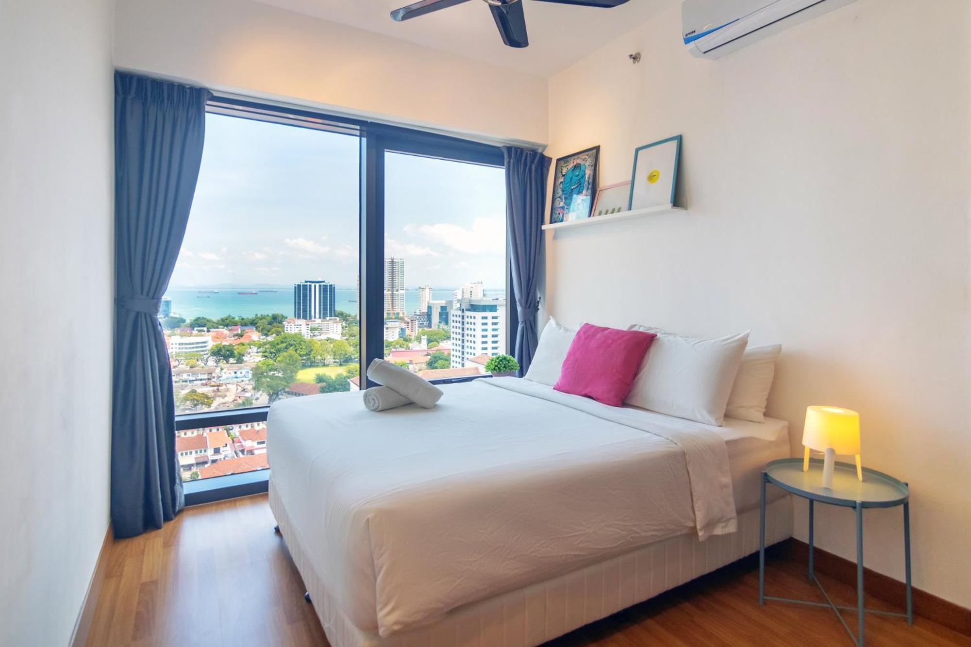Tropicana 218 X Airlevate Suites George Town Exterior photo