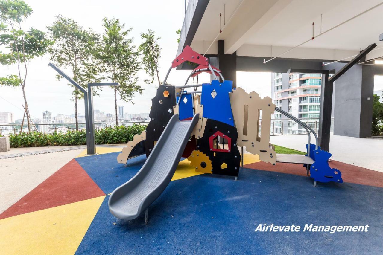 Tropicana 218 X Airlevate Suites George Town Exterior photo